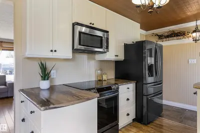 Interior photo 3 of 5 GREENVIEW CR