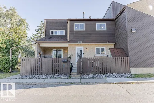 8005 27 AV NW, Edmonton - $209,900