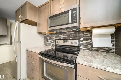 Interior photo 3 of #421 4008 SAVARYN DR SW