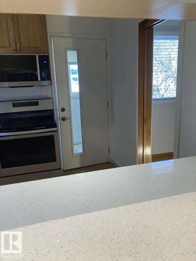 Interior photo 3 of 15212 86 AV NW