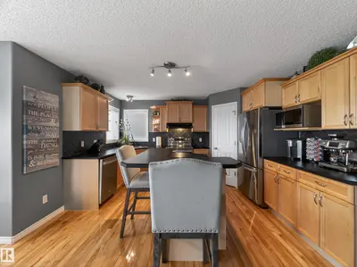 Interior photo 4 of 18 FOXBORO RU