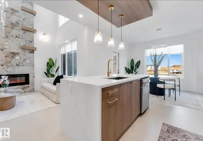 Interior photo 4 of 4727 17 AV SW SW