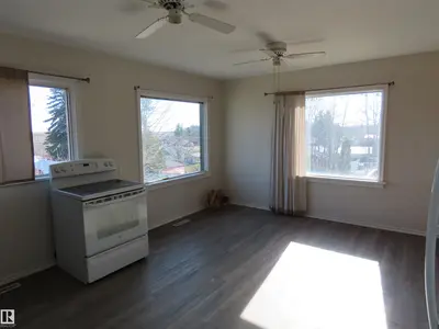 Interior photo 2 of 4928 51 AV