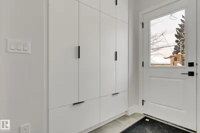 Interior photo 2 of 11132 72 AV NW