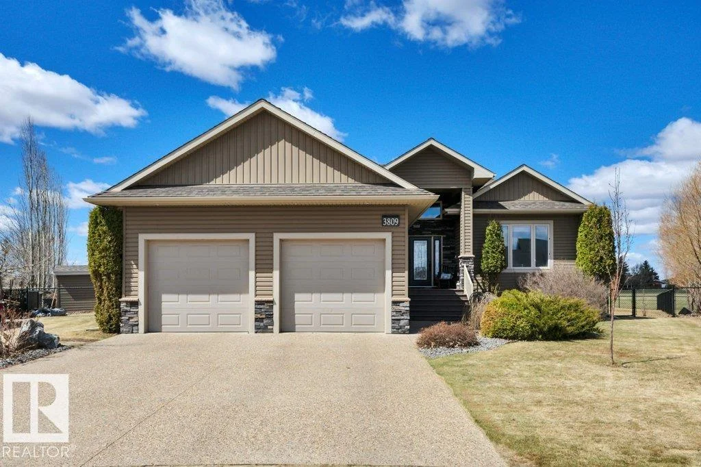 3809 69A Street CL, Camrose - 5 bedroom Detached Single Family for sale