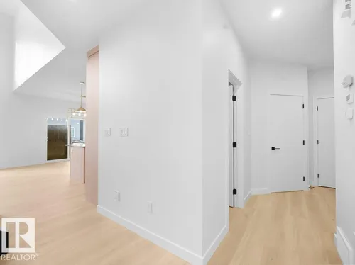 3312 Chickadee Dr NW, Edmonton - $669,800