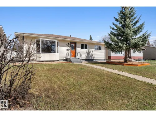 8804 135 AV NW, Edmonton - $499,900