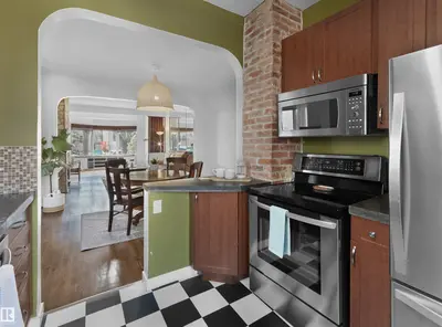 Interior photo 2 of 9808 90 AV NW