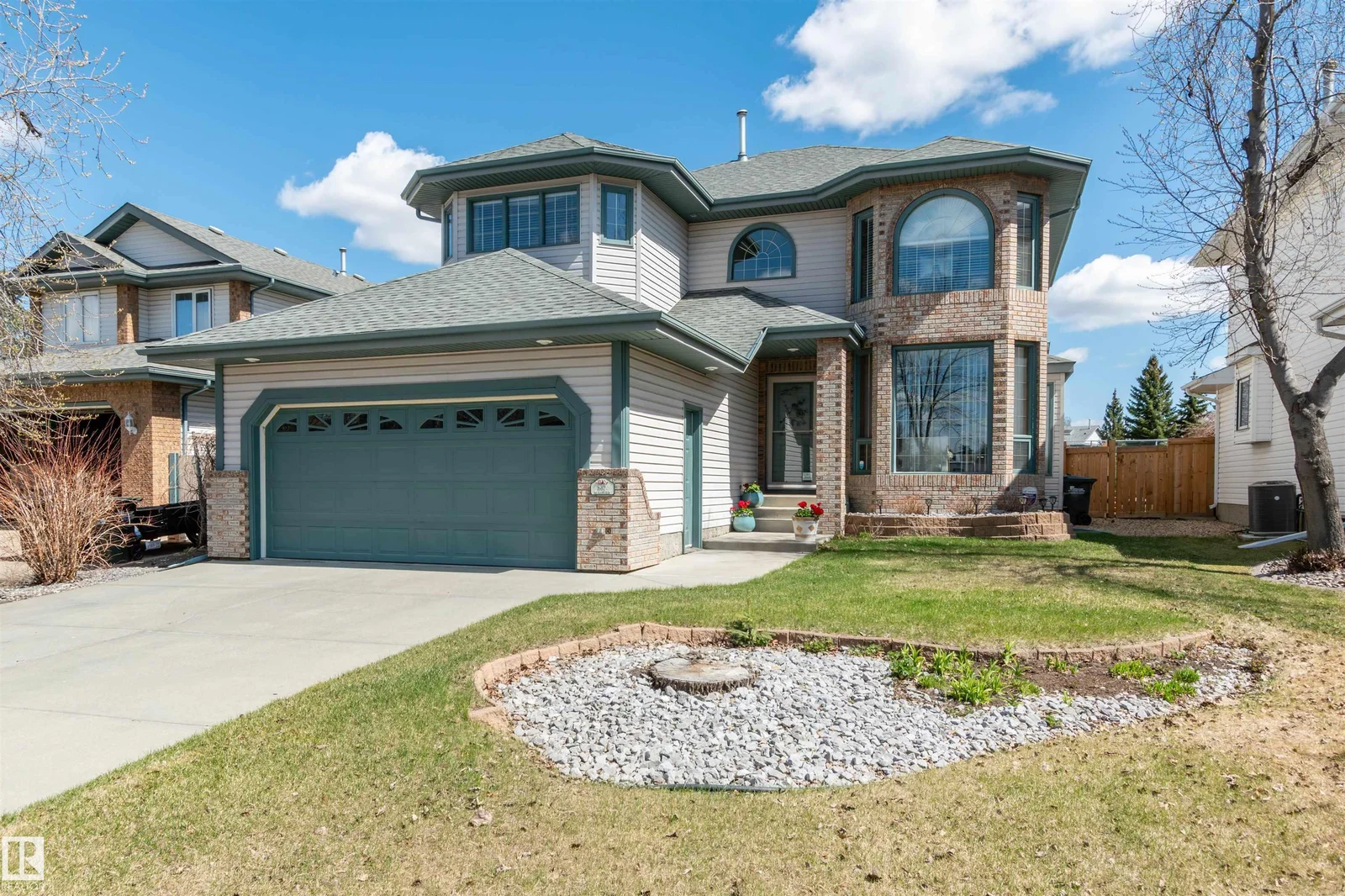 687 MEADOWVIEW DR, Sherwood Park - 3 bedroom Detached Single Family for sale