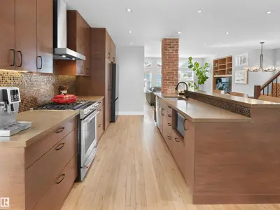 Interior photo 2 of 9815 90 AV NW