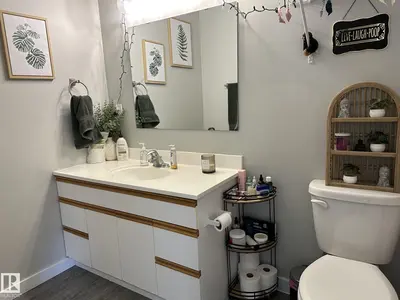 Interior photo 4 of 4839 54 AV