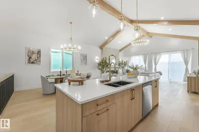 Interior photo 4 of 5 Sterlingshire Manor