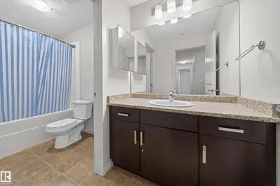 Interior photo 2 of 228 5515 7 Ave SW