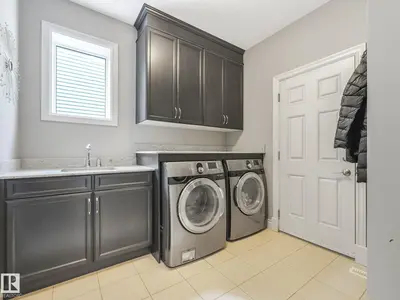 Interior photo 4 of 932 Summerside LI SW
