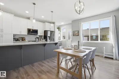 Interior photo 4 of 529 GLENRIDDING RAVINE DR SW