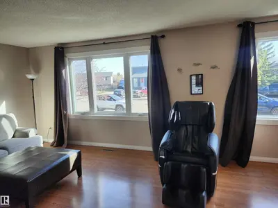 Interior photo 4 of 8608 103