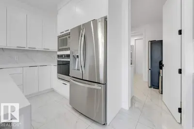 Interior photo 2 of 424 33 AV NW