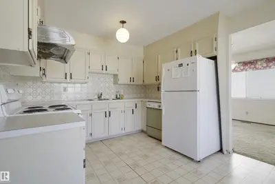 Interior photo 4 of 10912 40 AV NW