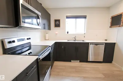 Interior photo 2 of 2509 14 AV NW