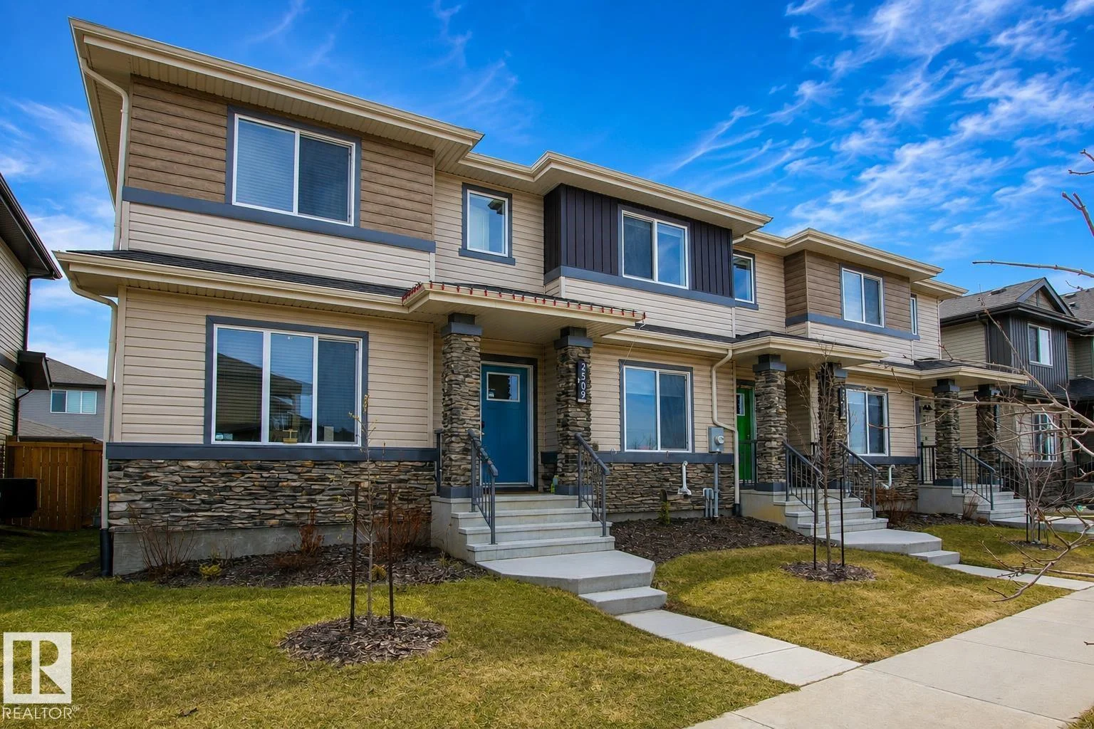 2509 14 AV NW, Edmonton - 3 bedroom Residential Attached for sale