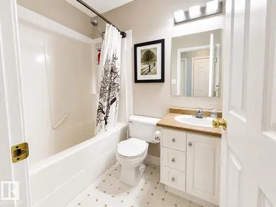Interior photo 2 of 614 19 ST