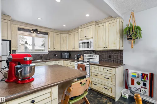 #9 4403 RIVERBEND RD NW, Edmonton - $260,000