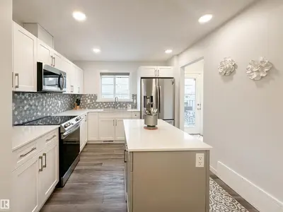 Interior photo 4 of 1270 ROSENTHAL BV NW
