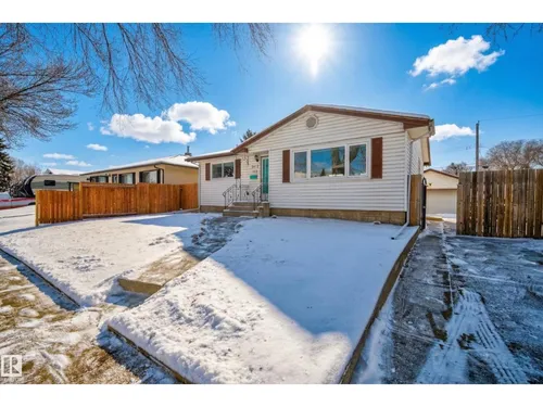 3613 113 AV NW, Edmonton - $410,000