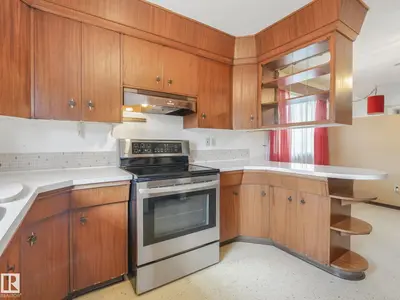 Interior photo 4 of 3519 113 AV NW NW