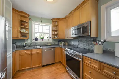Interior photo 3 of 11516 72 AV NW