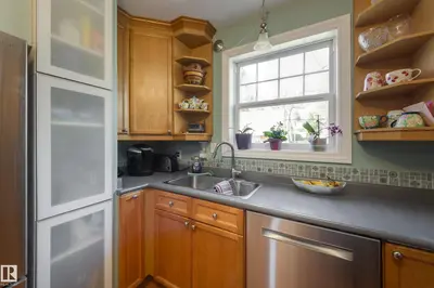 Interior photo 2 of 11516 72 AV NW