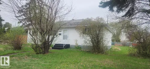 13904 135 AV NW, Edmonton - $385,000