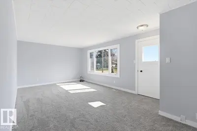 Interior photo 4 of 417 SWEDBERG ST