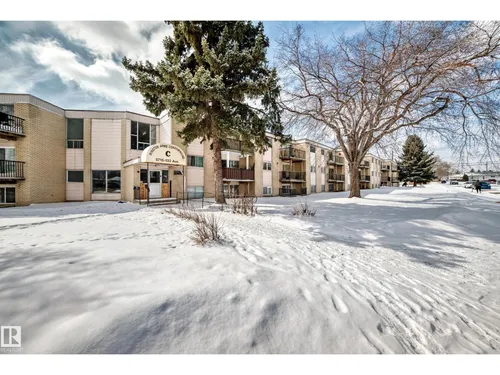 #5C 5715 133 AV NW, Edmonton - $74,900