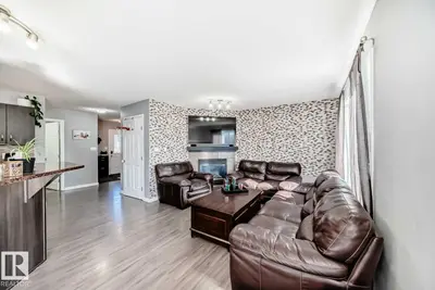 Interior photo 2 of 227 AVENA CI