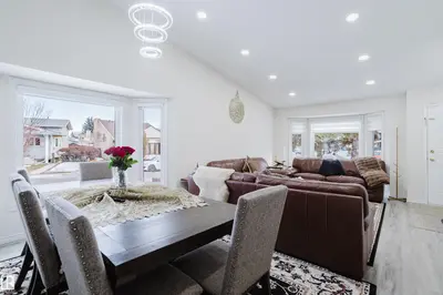 Interior photo 2 of 236 LAGO LINDO CR NW