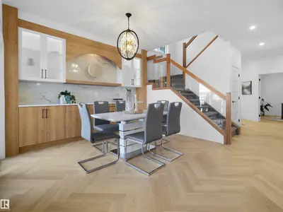 Interior photo 4 of 209 Crystal Creek Dr NW