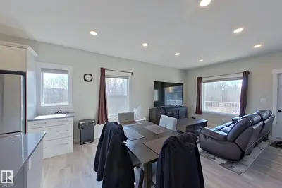 Interior photo 2 of #33 150 EVERITT DR