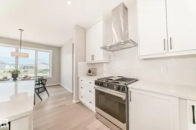 Interior photo 4 of 1603 206 ST NW