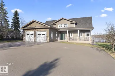 Interior photo 1 of #4 46526 Twp Rd 604A