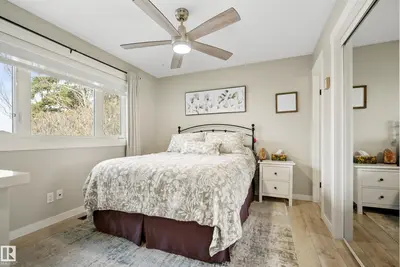 Interior photo 4 of 36 GREENWOOD CL