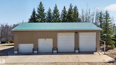 Interior photo 4 of 121 55107 RGE RD 33