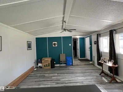 Interior photo 4 of 4902 50 st.