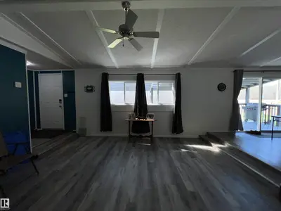 Interior photo 3 of 4902 50 st.