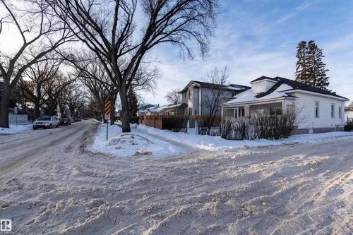 11734 87 ST NW, Edmonton - $280,000