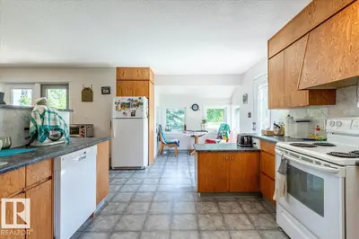 Interior photo 3 of #8 465070 RGE ROAD 20