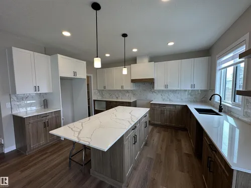 227 RAVINE DR, Devon - $695,222