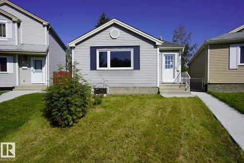 4830 32 AV NW, Edmonton - $419,900