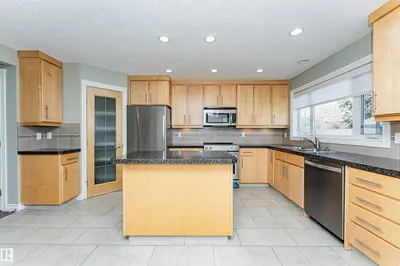 Interior photo 4 of 8530 76 AV NW