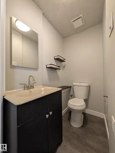 Interior photo 2 of 13528 139 ST NW